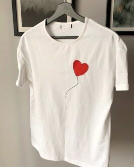 Biały T-shirt z sercem