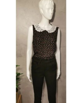 Czarna bluzka z białym kołnierzem – New Look