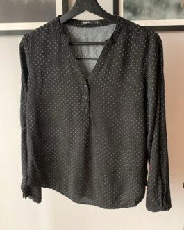 Czarna bluzka w kropki – House