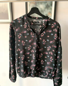 Czarna bluzka w kwiaty – Sinsay