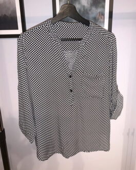 Czarno biała bluzka w groszki