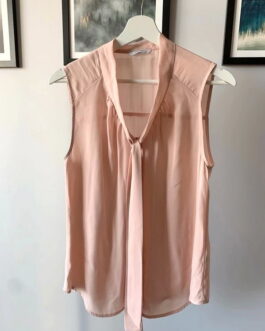 Wiązana pudrowa bluzka – George