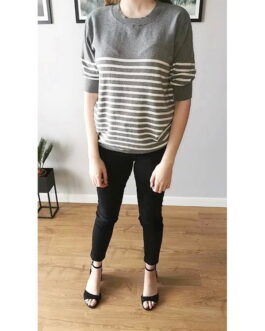 Szary sweter w paski – Atmosphere