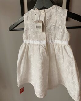 Biała sukienka – TU