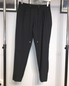 Czarne spodnie – Zara