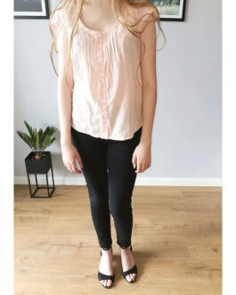 Pudrowa bluzka – TU