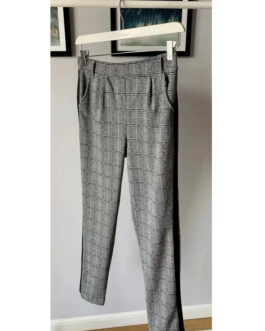 Spodnie w kratę